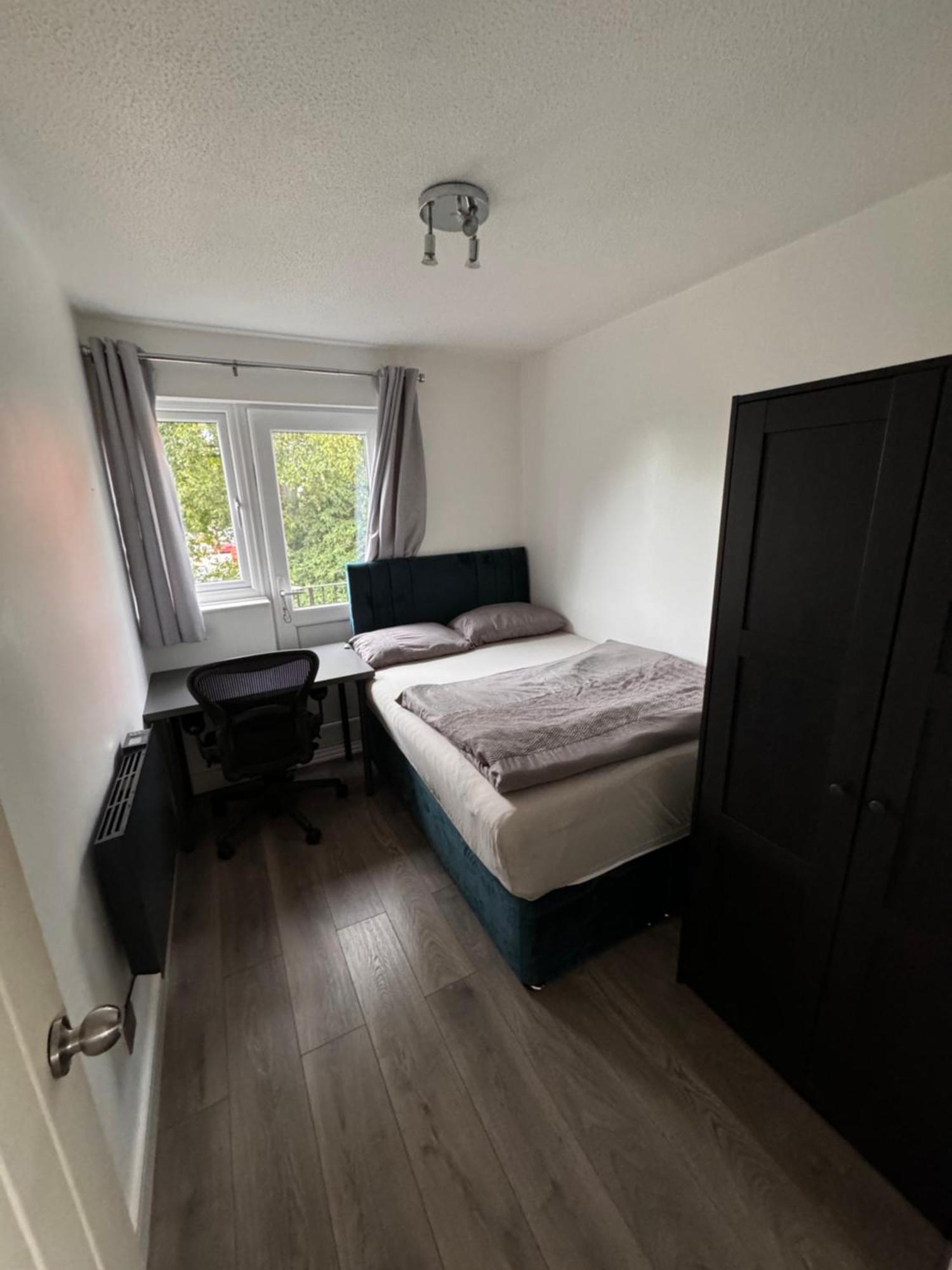 Modern 2 Bed Apartment & Free Parking Кэнтербари Экстерьер фото